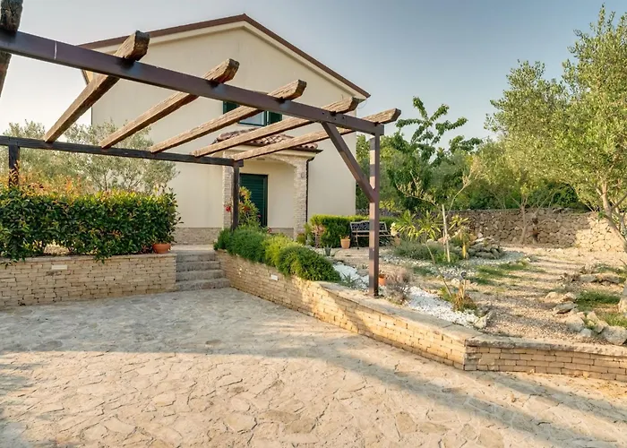 Oleandar Mit Schwimmbad Und Meerblick By Interhome * Brzac