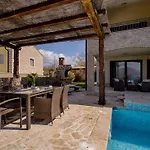 Casa vacanze Oleandar Mit Schwimmbad Und Meerblick By Interhome *