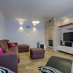 Oleandar Mit Schwimmbad Und Meerblick By Interhome *