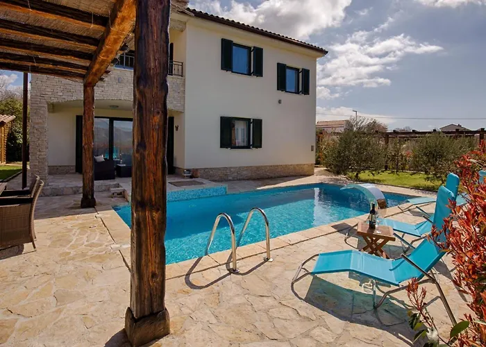 Oleandar Mit Schwimmbad Und Meerblick By Interhome *