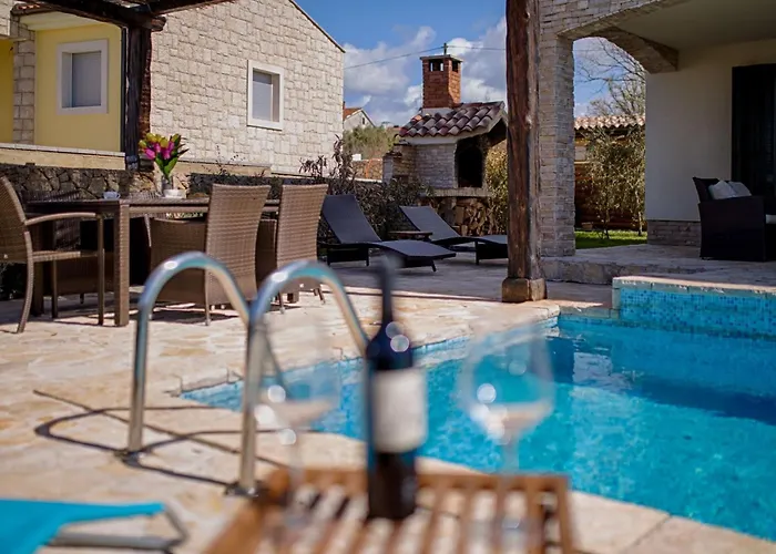 Oleandar Mit Schwimmbad Und Meerblick By Interhome *