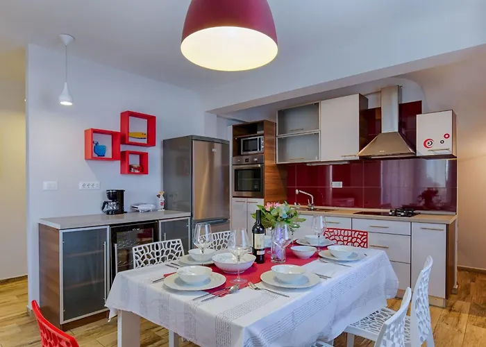 Oleandar Mit Schwimmbad Und Meerblick By Interhome بيت للعطل *