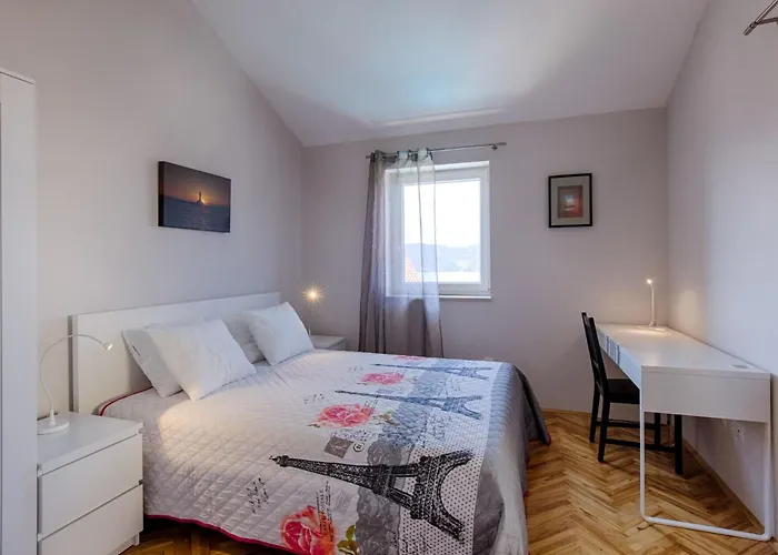 بيت للعطل Oleandar Mit Schwimmbad Und Meerblick By Interhome *